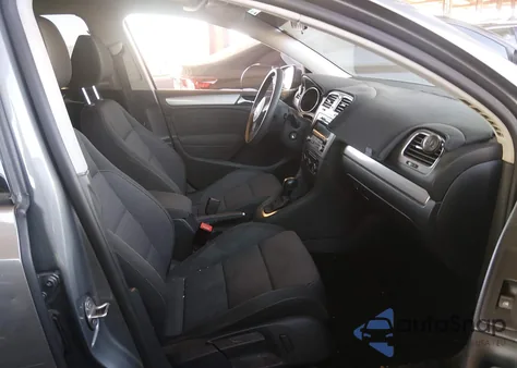 2014 Volkswagen Golf 2.5L z USA, uszkodzony, nr VIN WVWDB7AJ3EW001417
